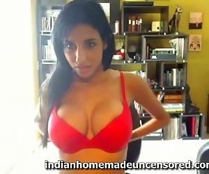 Hot Desi Teen On Webcam..